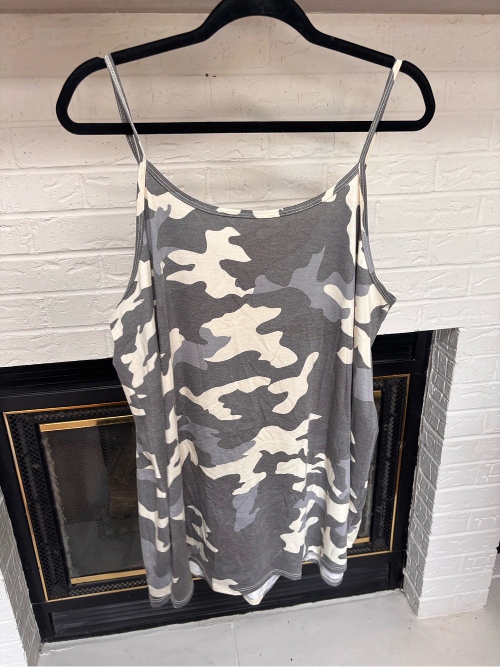 Zenana Outfitters Gray & Cream Camo Spaghetti Strap Tank